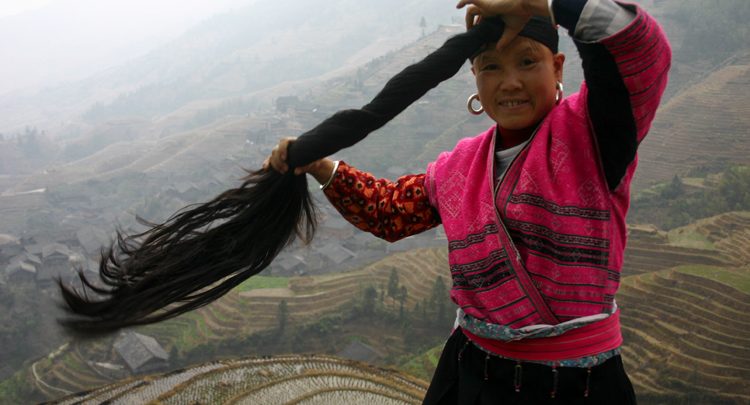 سر نساء قرية هوانغلو الصينية للشعر الطويل