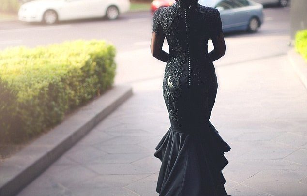 فستان زفاف أسود