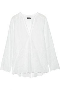 القميص الأبيض مع الجينز للإطلالة شبابية و رسمية في وقت واحد