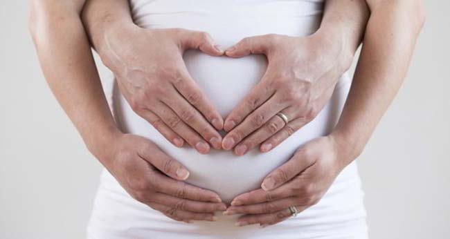 فتره الحمل وأهم المشروبات الطبيعية التي تساعد على تخفيف آلام الولادة